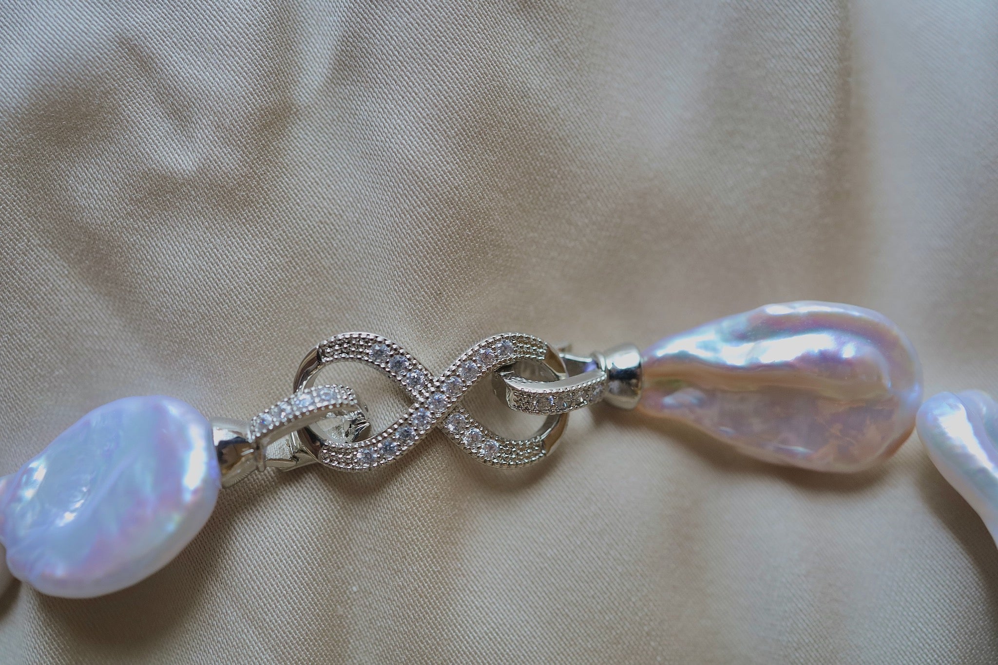 N-005 | Rare Shimmering Porcelain Flat Baroque Necklace