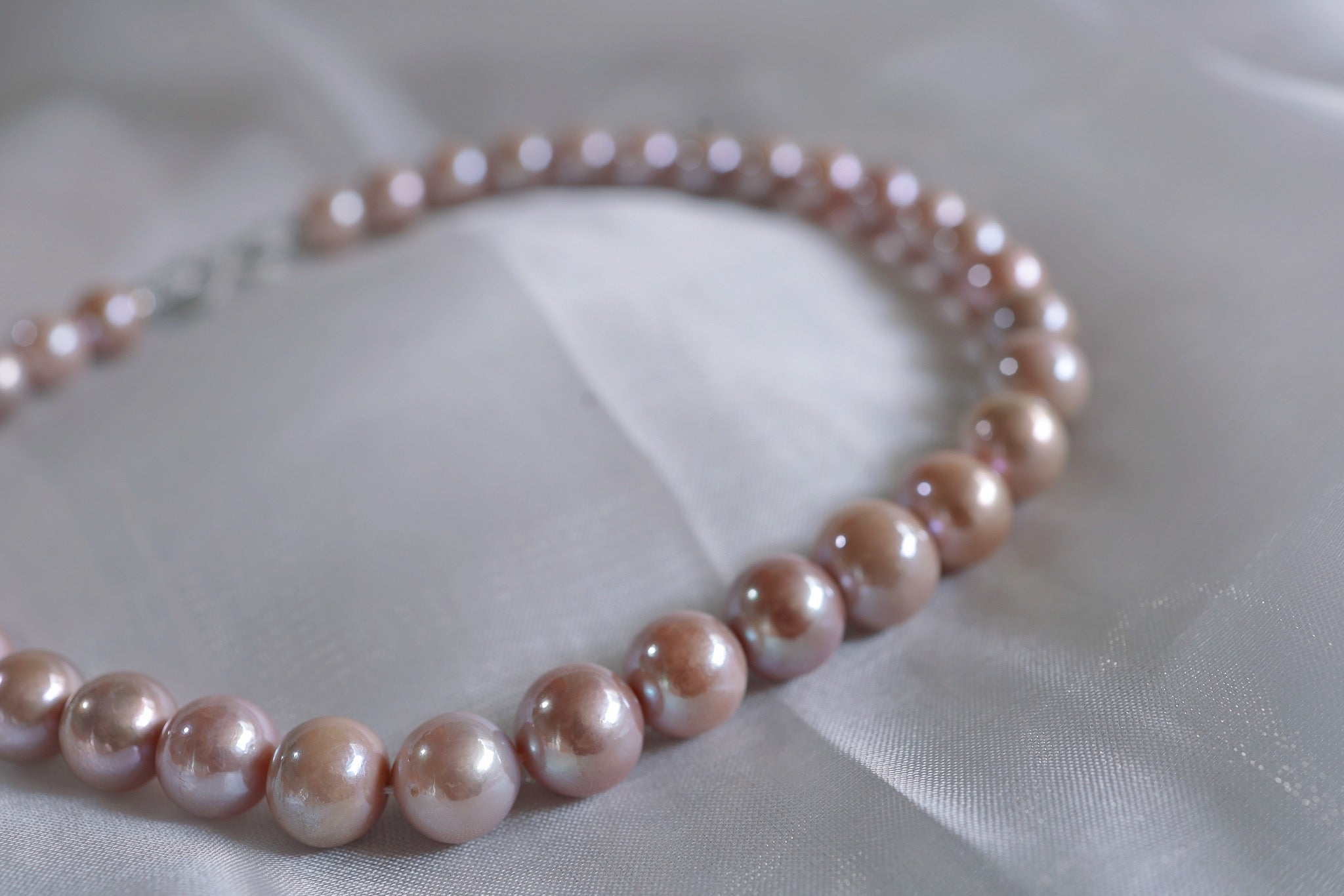 N-001 | Rare Coral Glow Pearl Necklace with Infinity Clasp (13.8mm)
