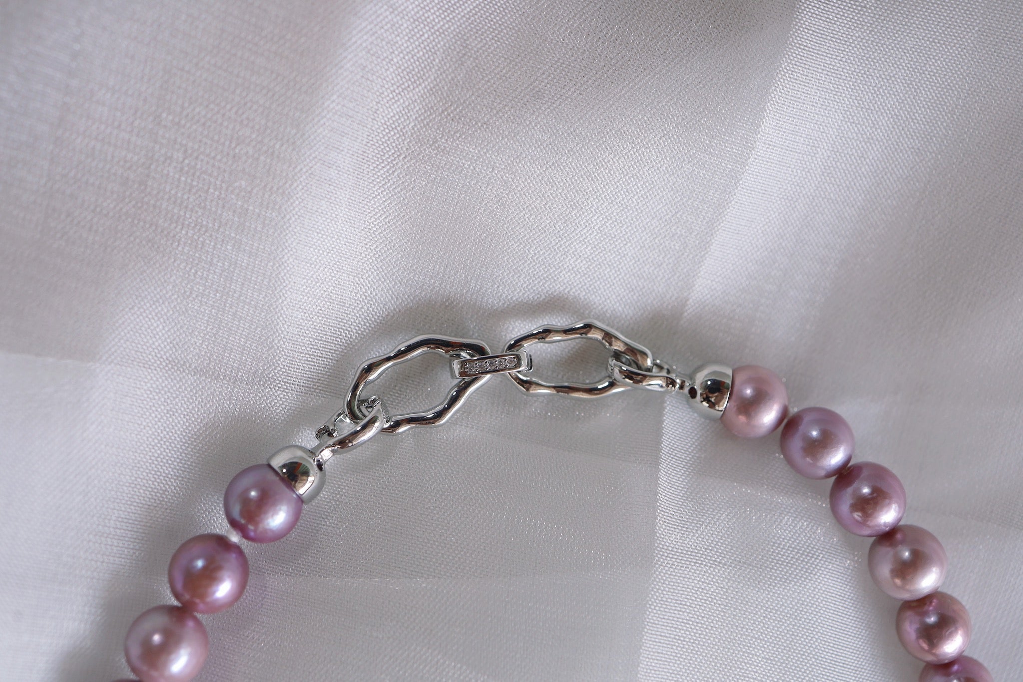 N-003 | Rare Orchid Glow Round Pearl Necklace (9.8mm)