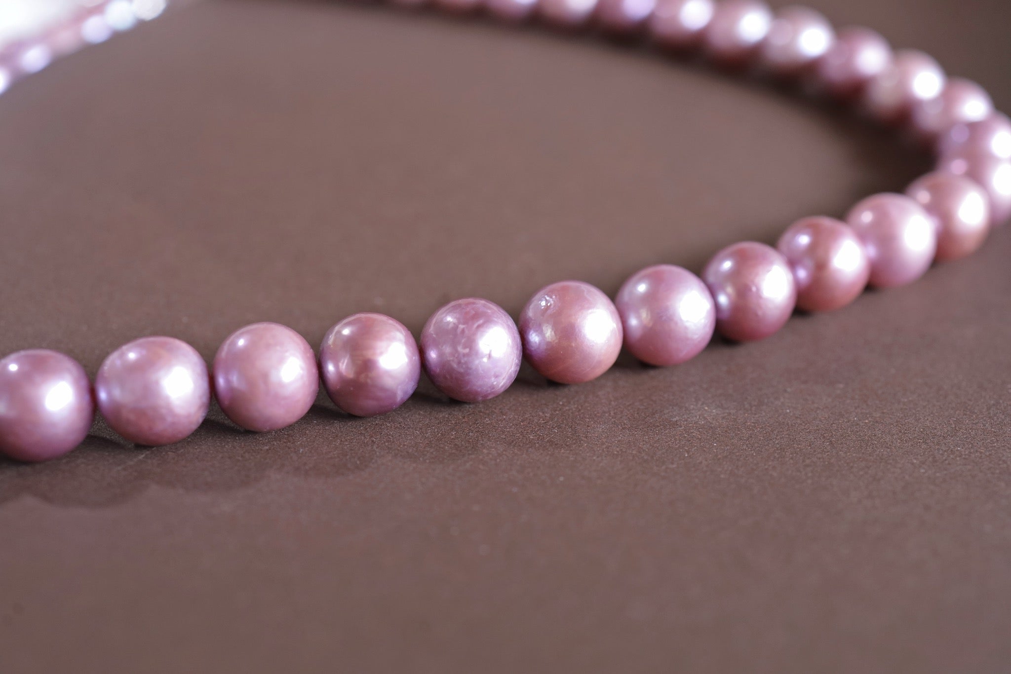 N-003 | Rare Orchid Glow Round Pearl Necklace (9.8mm)