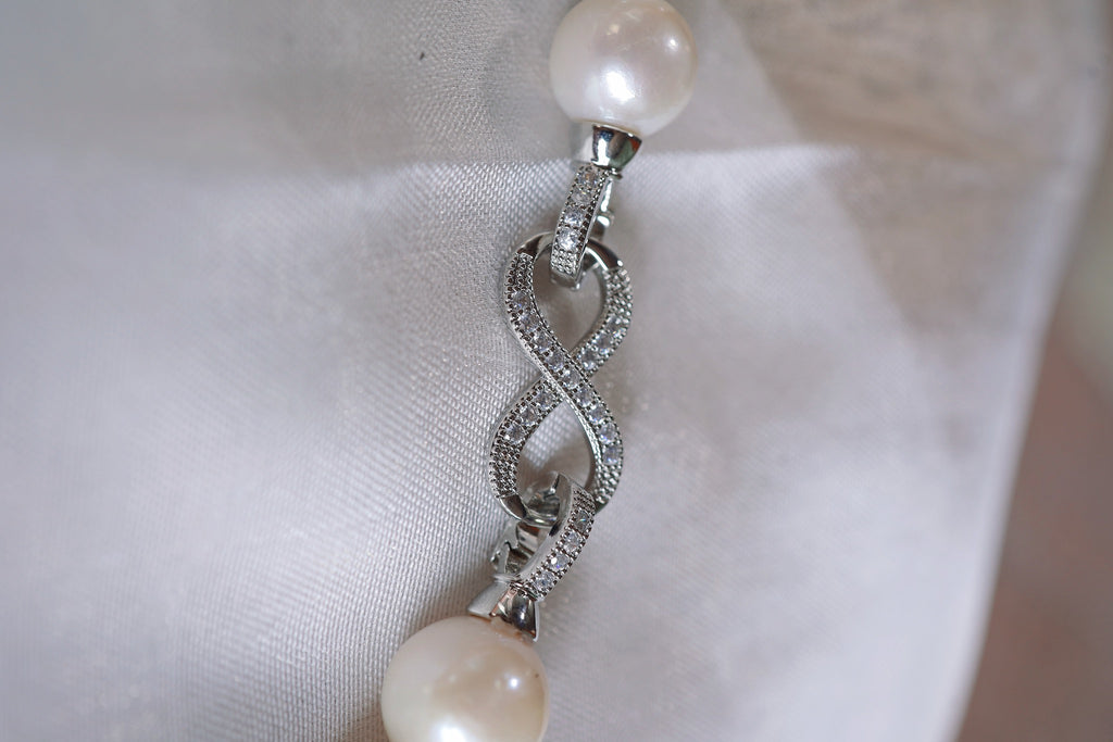 N-004 | Natural White Shimmering Pearl Necklace