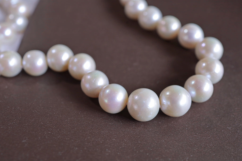 N-004 | Natural White Shimmering Pearl Necklace