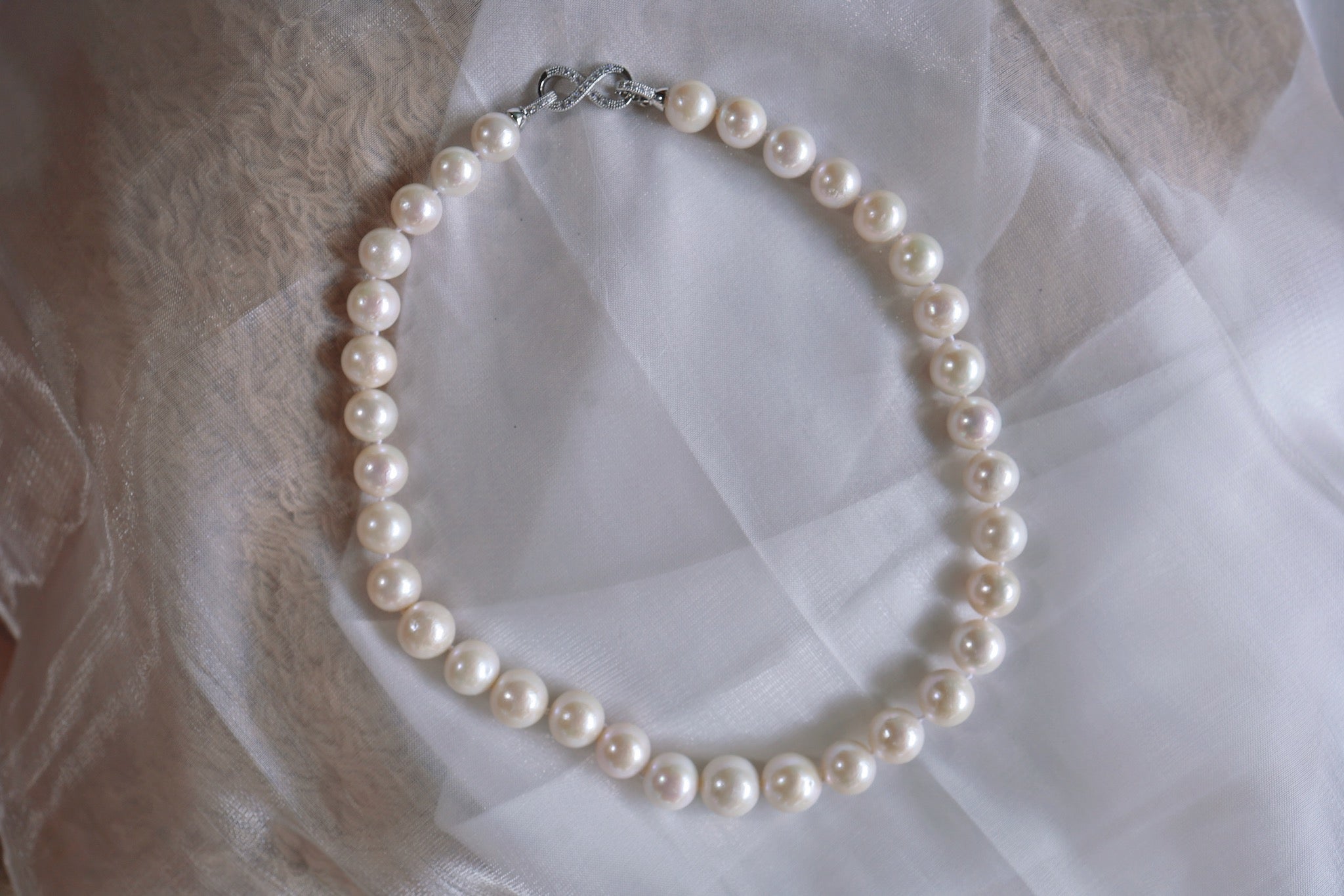N-004 | Natural White Shimmering Pearl Necklace