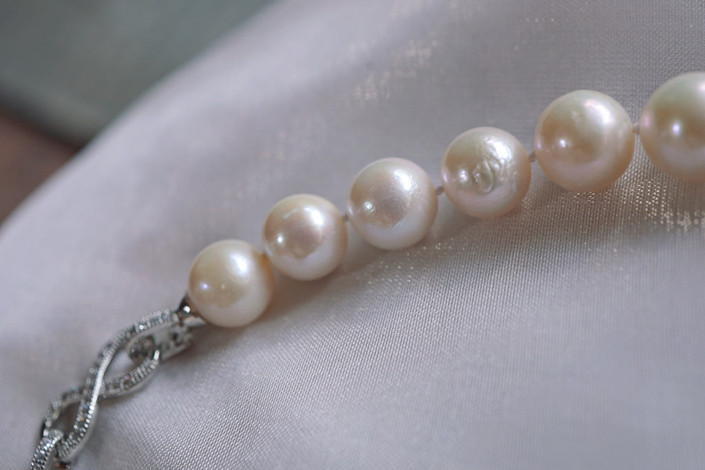 N-004 | Natural White Shimmering Pearl Necklace