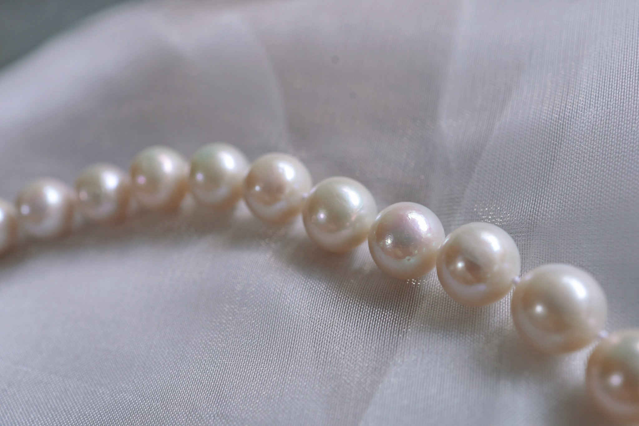 N-004 | Natural White Shimmering Pearl Necklace
